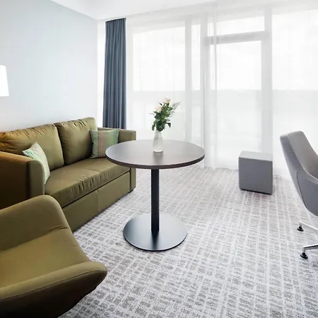 Courtyard By Marriott Wolfsburg-2