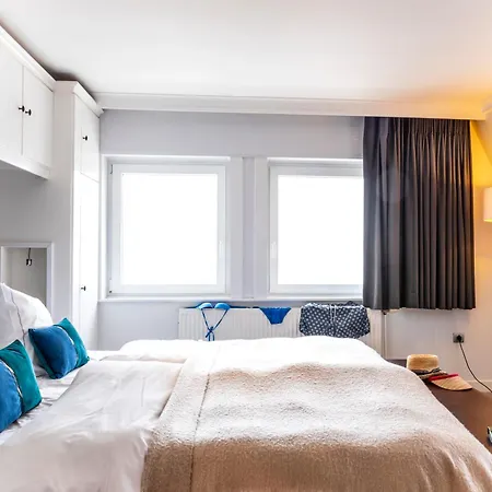 Beach Hotel-2