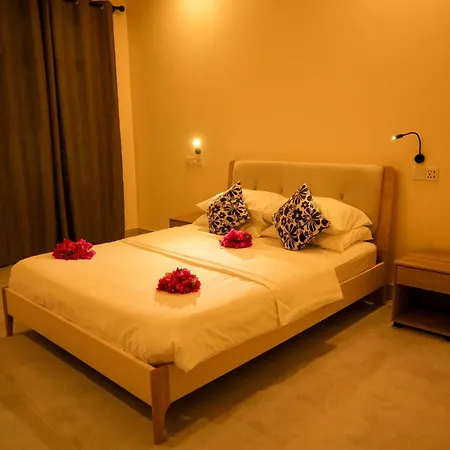 Charming Holiday Lodge-3