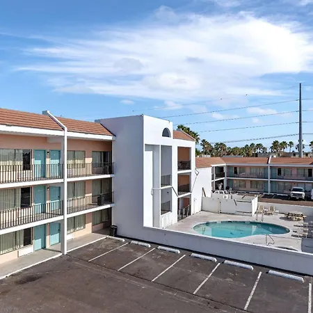 Windwater Hotel And Marina-2