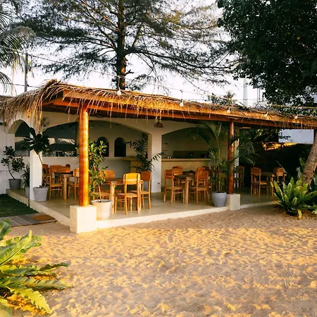 Blue Waves Surf House - Beach Hotel-2