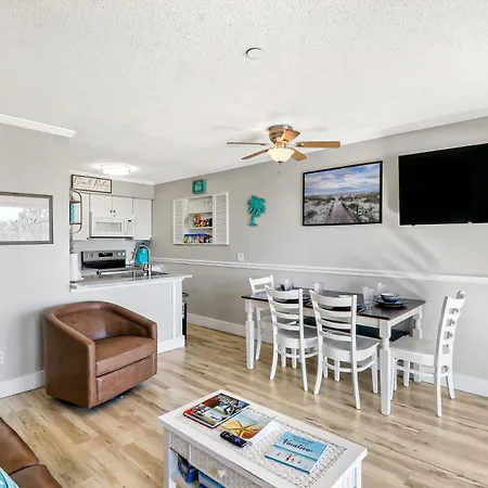 Ocean Dunes Villas: Beachfront Retreat with Heated Pool-2