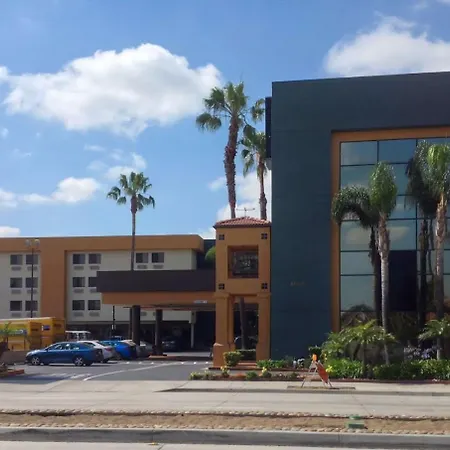 Quality Inn & Suites Los Angeles Airport - Stadium District-2