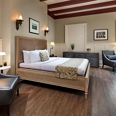 Glorietta Bay Inn-3