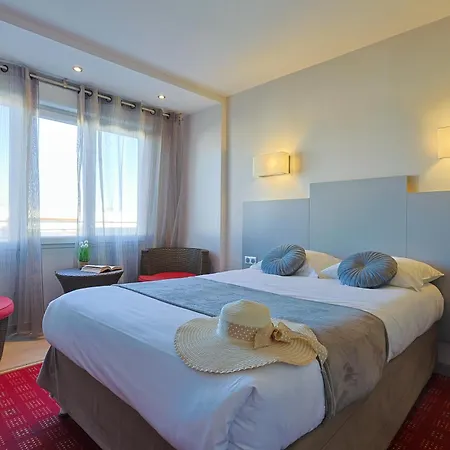 Logis Hotel & Restaurant Mediterranee-3