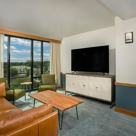 Merriweather Lakehouse Hotel, Autograph Collection-3