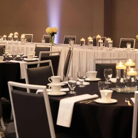Delta Hotels By Marriott Milwaukee Northwest-2