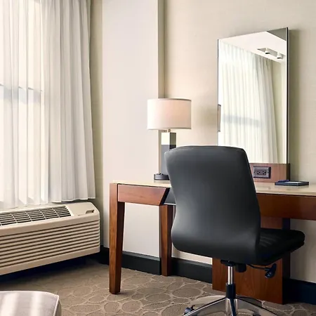 Delta Hotels By Marriott Milwaukee Northwest-3