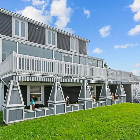 Edge Of The Avalon Inn-2