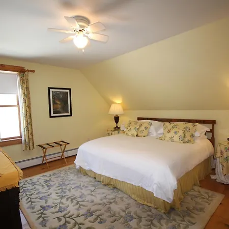Highland Lake Inn-3