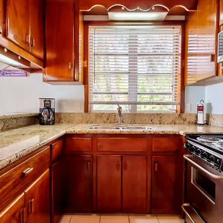 Coral Bay Villas - Lionfish Suite-2