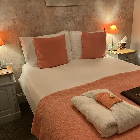Cliveden Guest House-2