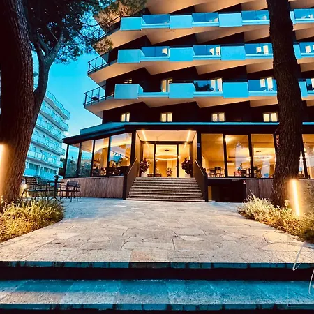 Hotel Noir - Free Brunch & Breakfast Until 13-00 - Vicinissimi A Mirabilandia-3