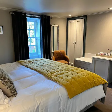 Selkirk Arms Hotel-3