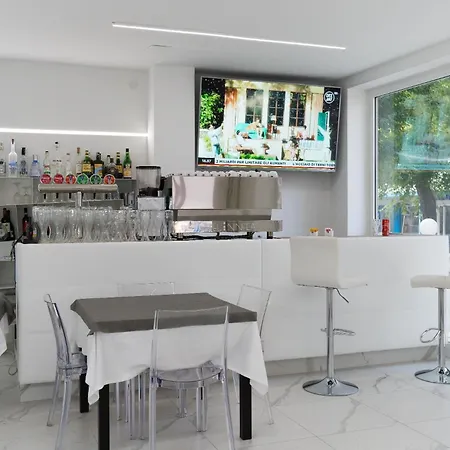 Hotel Ninfea Cattolica-3