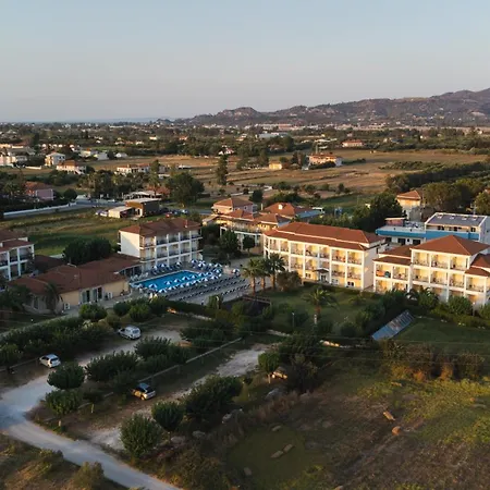 Village Inn Studios & Family Apartments-3