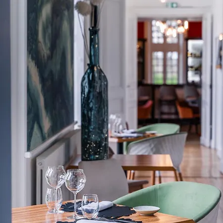 Chateau De Boisgelin - Hotel & Restaurant Mathieu Kergourlay-3