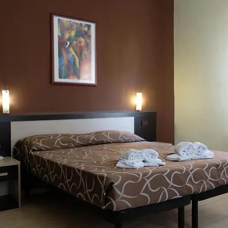 Hotel Canasta-2