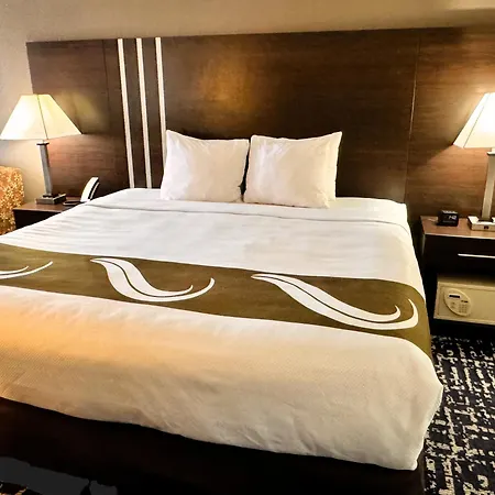 Quality Inn Cleveland North-2