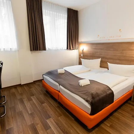 Orange Hotel und Apartments-3