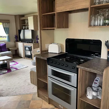 275 - Butlins Skegness, Pet Friendly And Wifi - Meadow Lakes Caravan & Lodge Hire-2