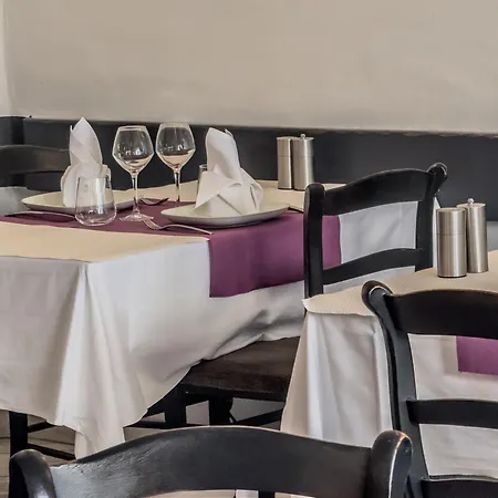 Logis Hotel Les Chardons Bleus Restaurant Le Bistrot De La Mer-3