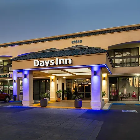 Days Inn & Suites By Wyndham Artesia-3