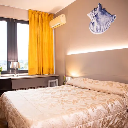 Hotel Italia Di Lerici-3