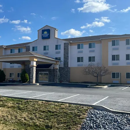 Days Inn & Suites By Wyndham Manheim Lebanon-2