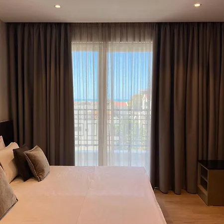 Coastline Luxury Apart Hotel-2