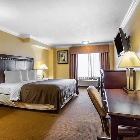 Quality Inn & Suites Bell Gardens-Los Angeles-2