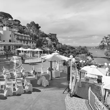 Strand Hotel Delfini-3