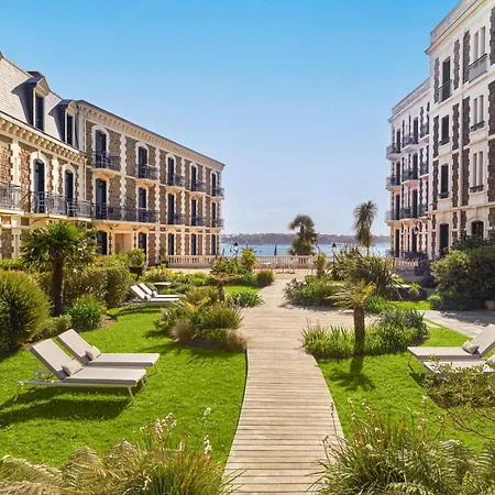 Hotel Barriere Le Grand Hotel Dinard-3