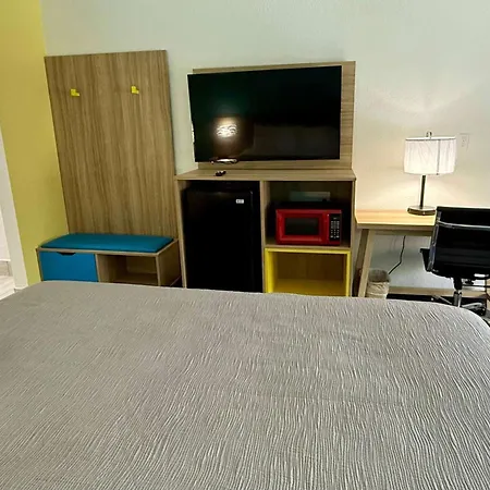 Days Inn By Wyndham Eglin Afb-3