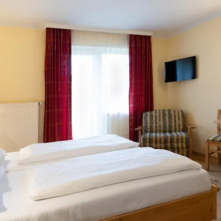 Hotel Kärnten-2