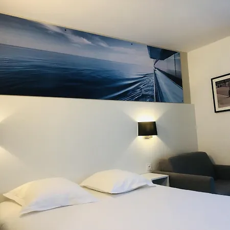 Hotel The Originals Bernay Acropole-2