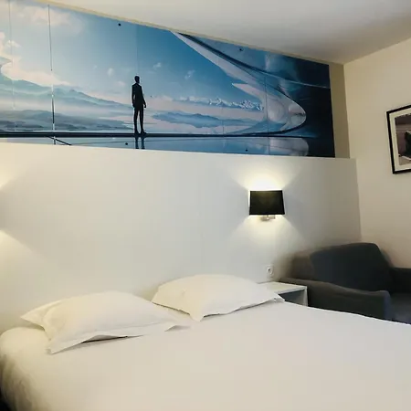 Hotel The Originals Bernay Acropole-3