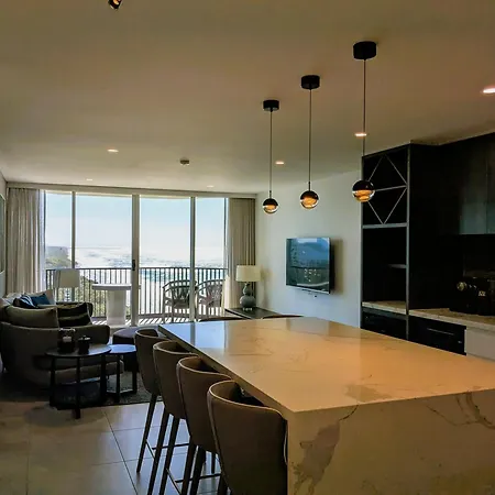 Golden Sands On The Beach - Absolute Beachfront Apartments-3