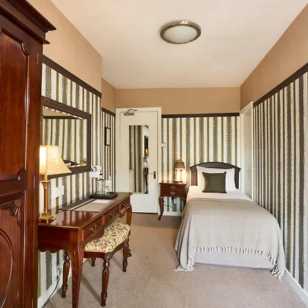 Stage House Bed & Breakfast-3