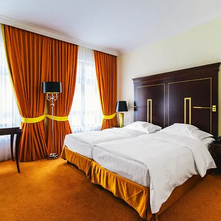 Relais & Chateaux Buelow Palais-2