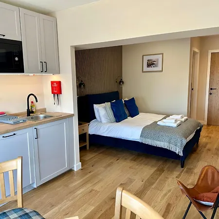 The Hebridean - Rooms & Apartments-3