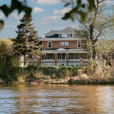 Goldsmith'S Riverfront Inn-3