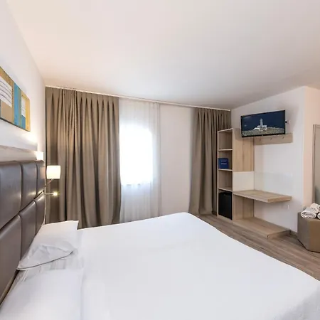 Hotel Albania-3