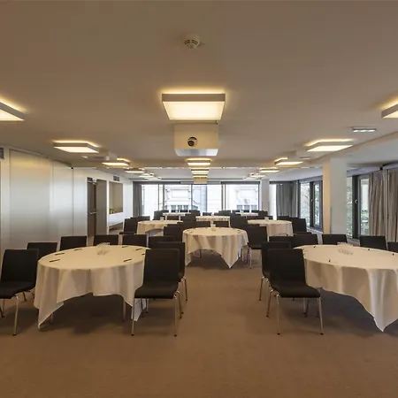 Doubletree By Hilton Vienna Schonbrunn-3