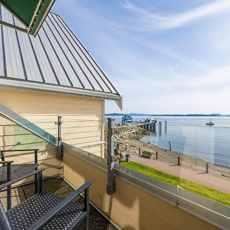 Sidney Waterfront Inn & Suites-2