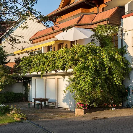 Hotel Restaurant Vinothek Lamm-3