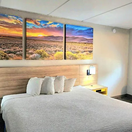 Days Inn By Wyndham Houston-2