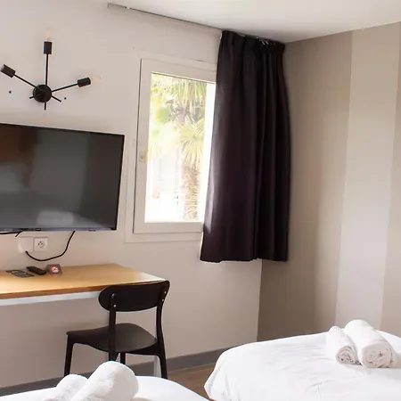 Hotel Les Genets Bayonne-2