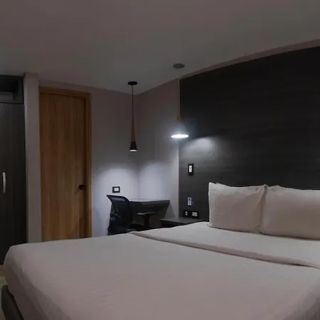 The Blue Hotel-2