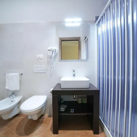 Hotel MARINELLA - Private Free Parking - Grotticelle Beach 200 m-2